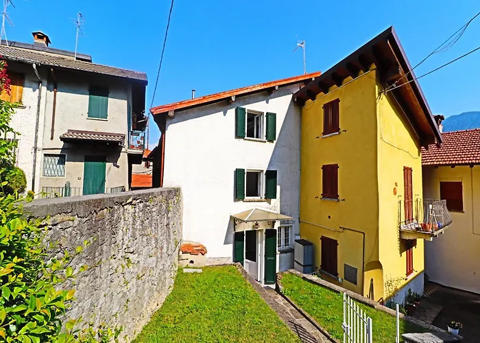 Ferienhaus Casa Colore Intera Casa Nel Borgo Antico Ossuccio